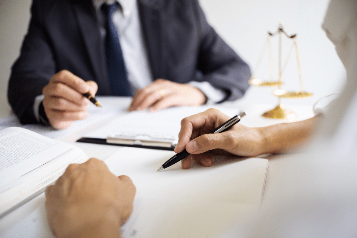 Difference Between Civil And Criminal Law (Distinctions, Court Procedures, And Tips)